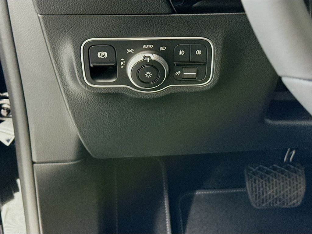 Used 2025 Black Mercedes-Benz GLA 250 image 11