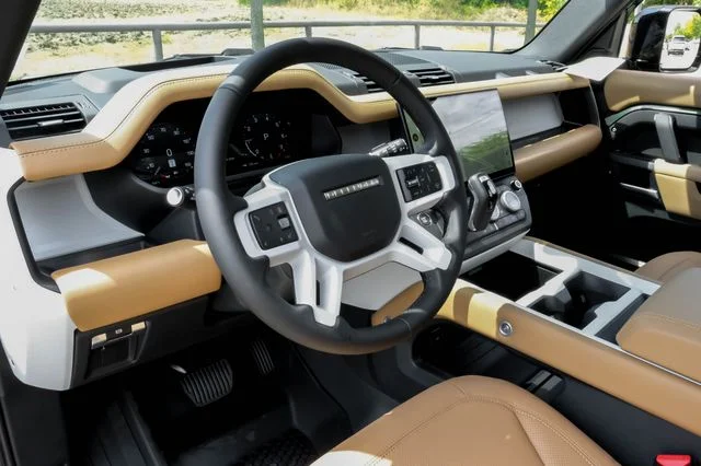 New 2026 Woolstone Green Metallic Land Rover S image 3