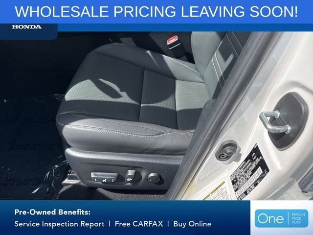Used 2020 White Pearl Lexus 300h image 19