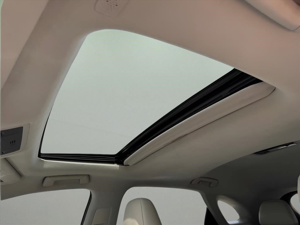 Used 2019 White Pearl Lexus RX 350 image 16