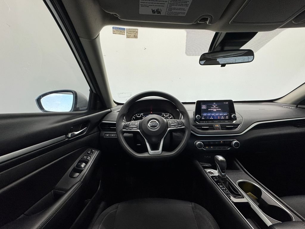 Used 2022 Brilliant Silver Metallic Nissan 2.5 SV image 22