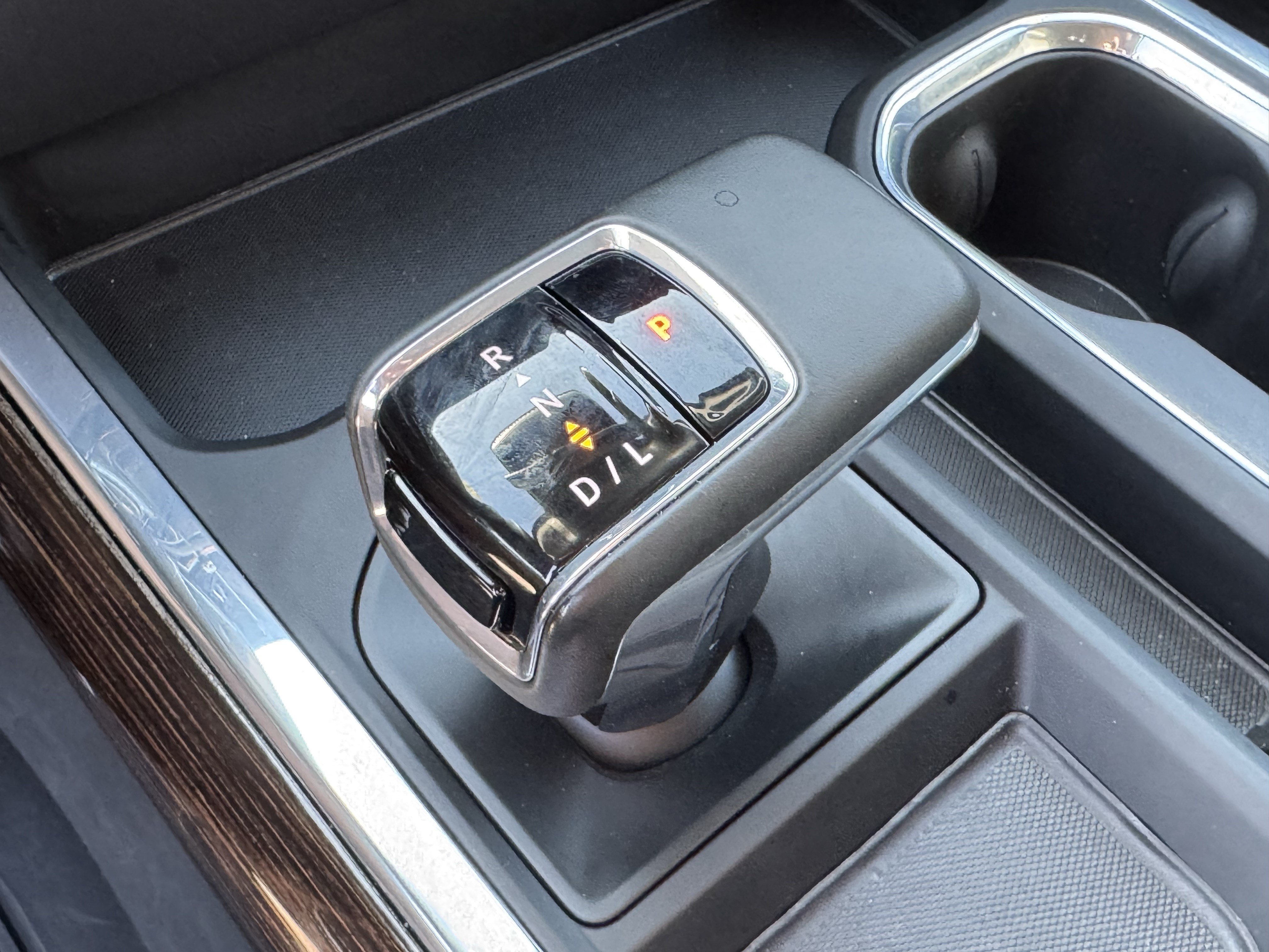 Used 2025 Titanium Rush Metallic GMC Elevation image 18