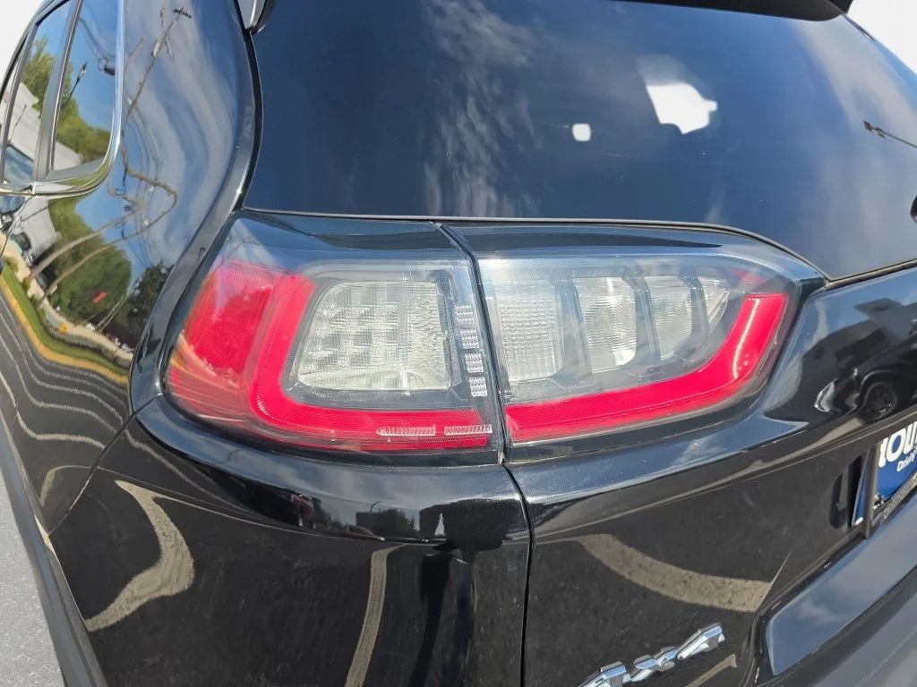 Certified Used 2022 Bright White Clearcoat Ram Limited image 26