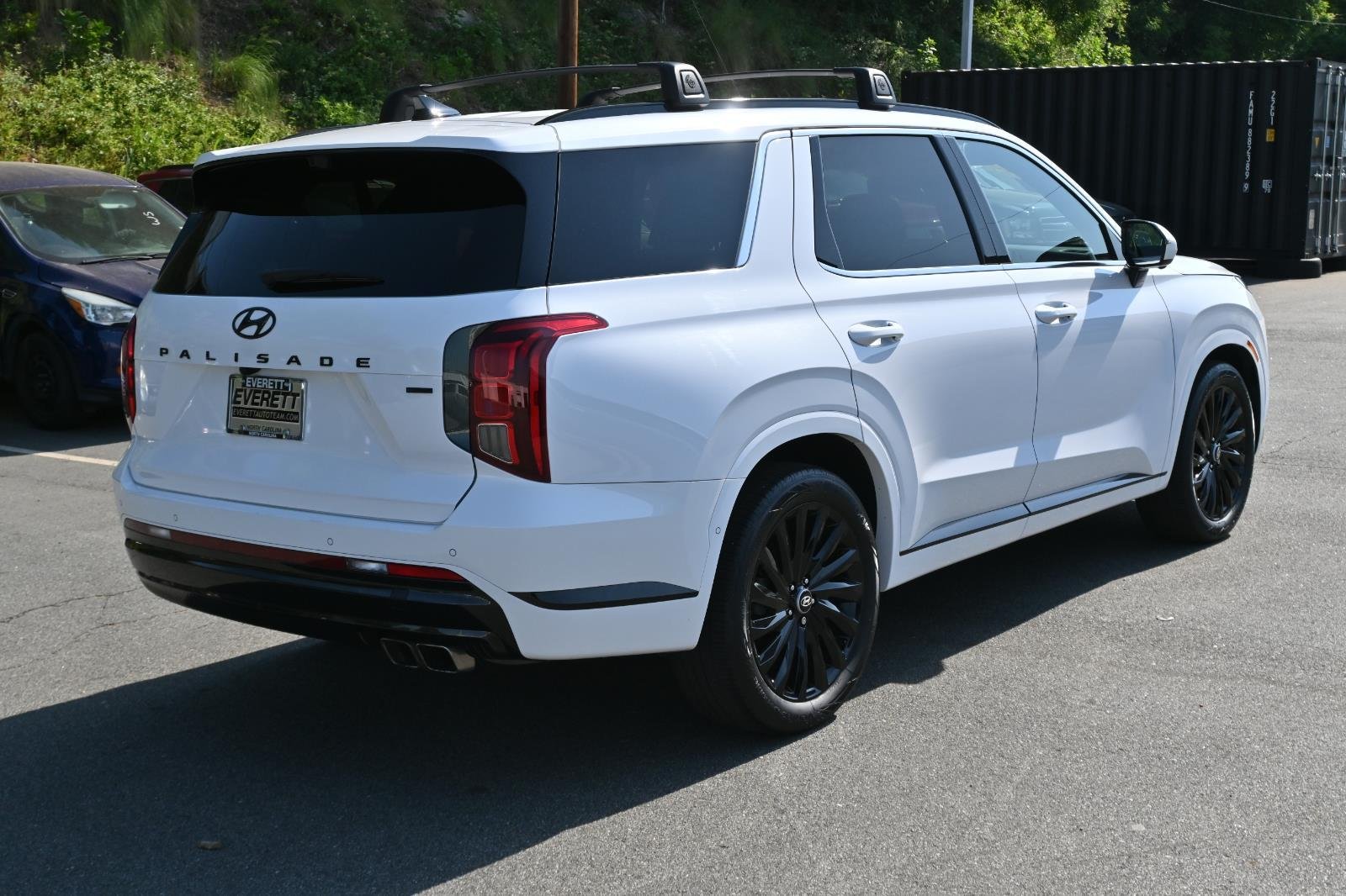 Used 2025 White Hyundai Calligraphy Night Edition image 7