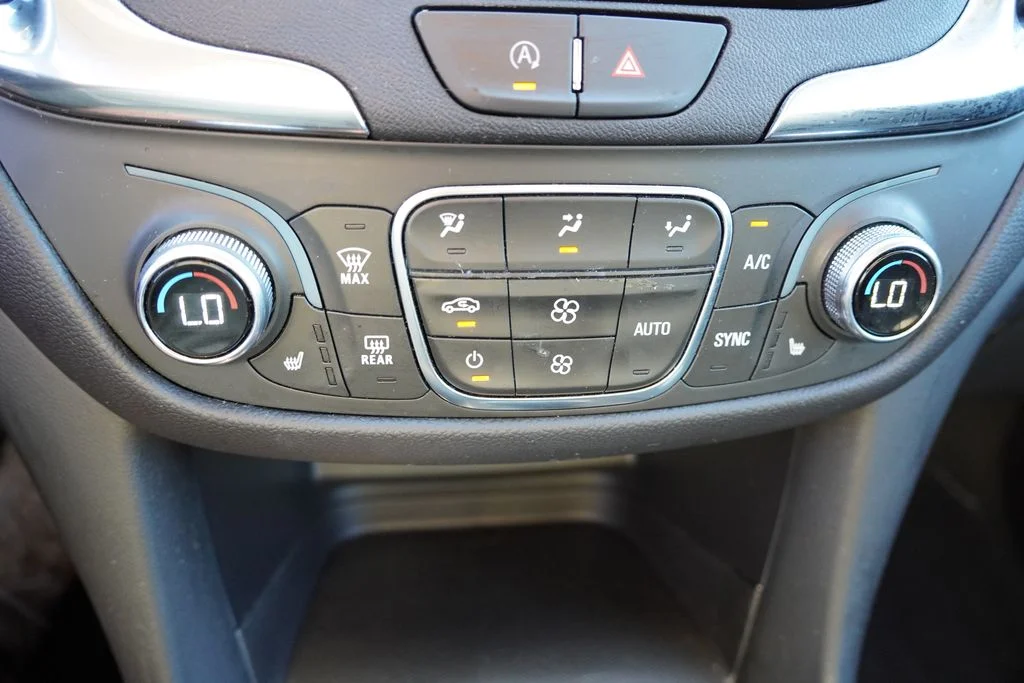 Used 2024 Summit White Chevrolet LT image 6