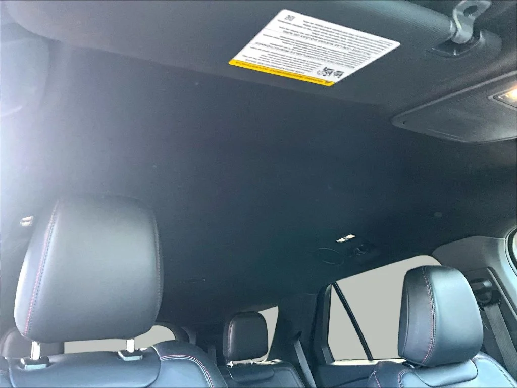 Used 2025 Black Metallic Ford ST-Line image 23
