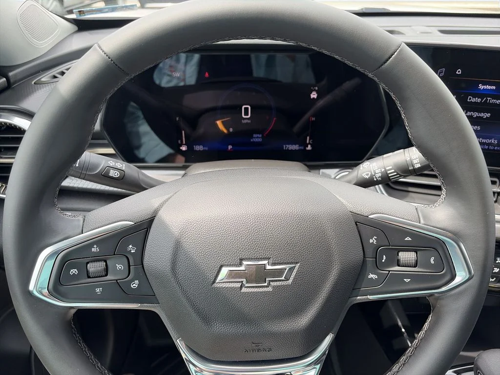 Used 2025 White Chevrolet ACTIV image 14