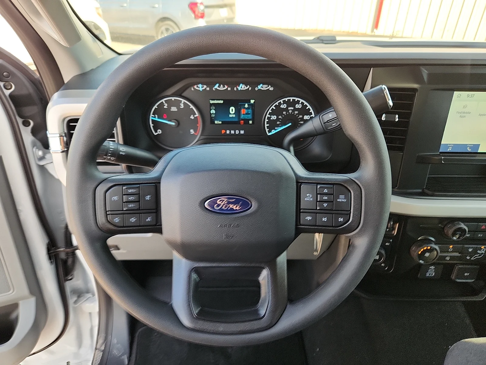 New 2027 Oxford White Ford XLT image 21