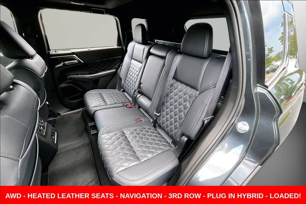 New 2026 Gray Nissan Platinum image 33