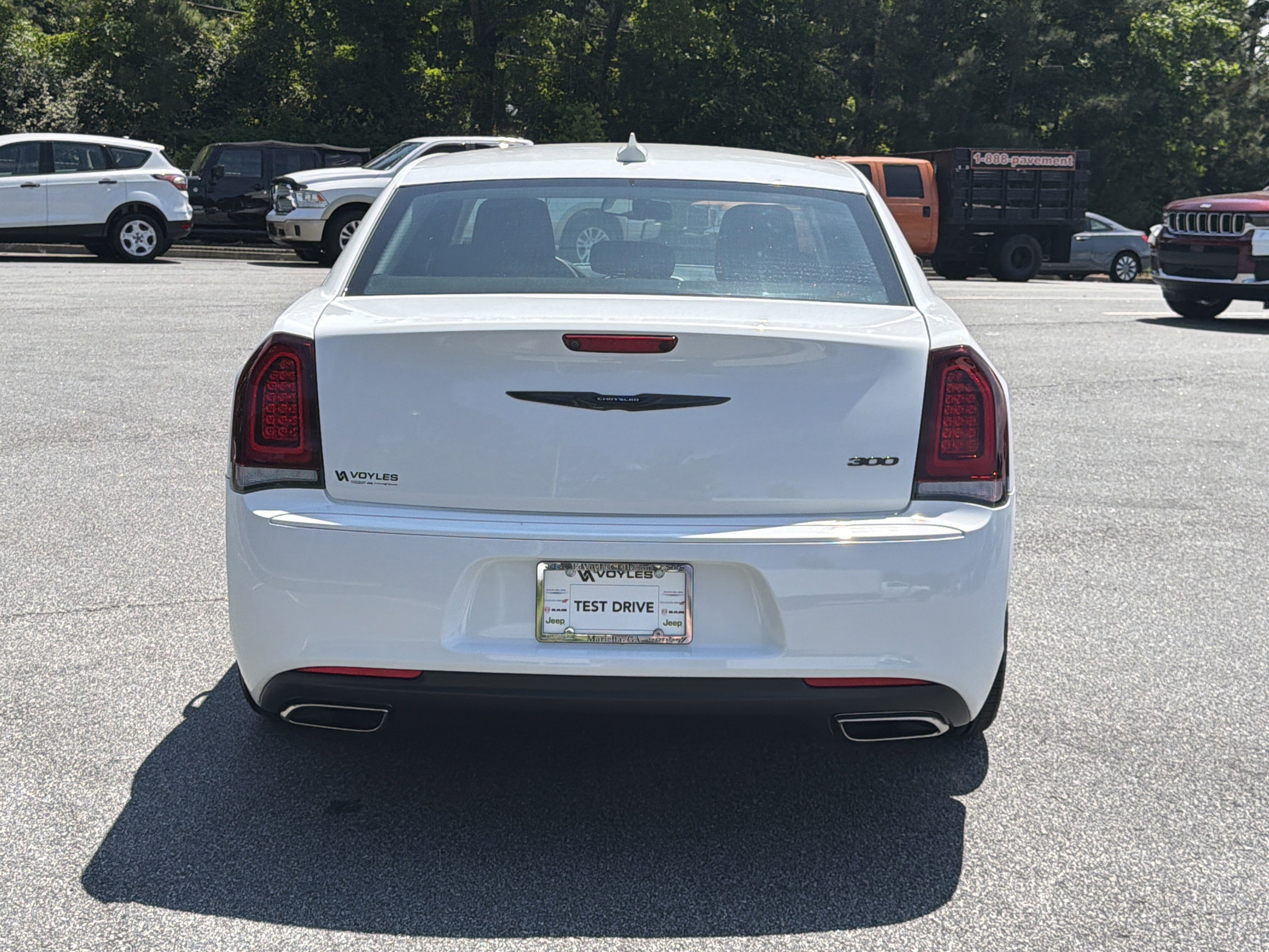 Used 2022 Bright White Clearcoat Chrysler Touring image 13