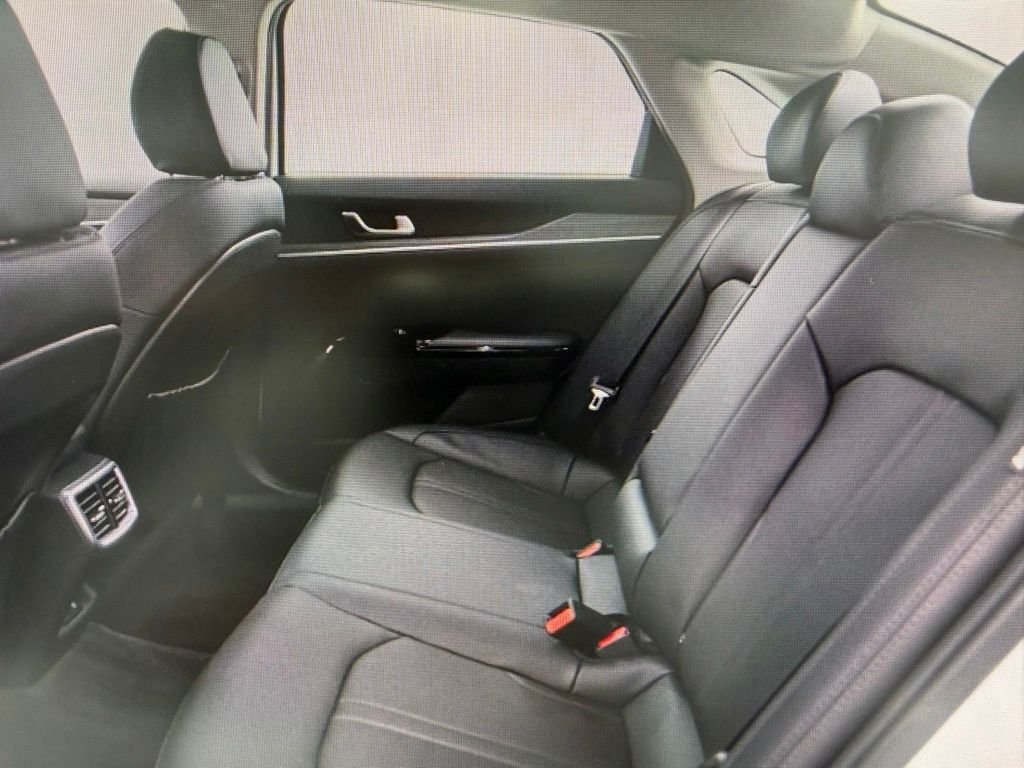 Used 2025 White Kia EX image 8