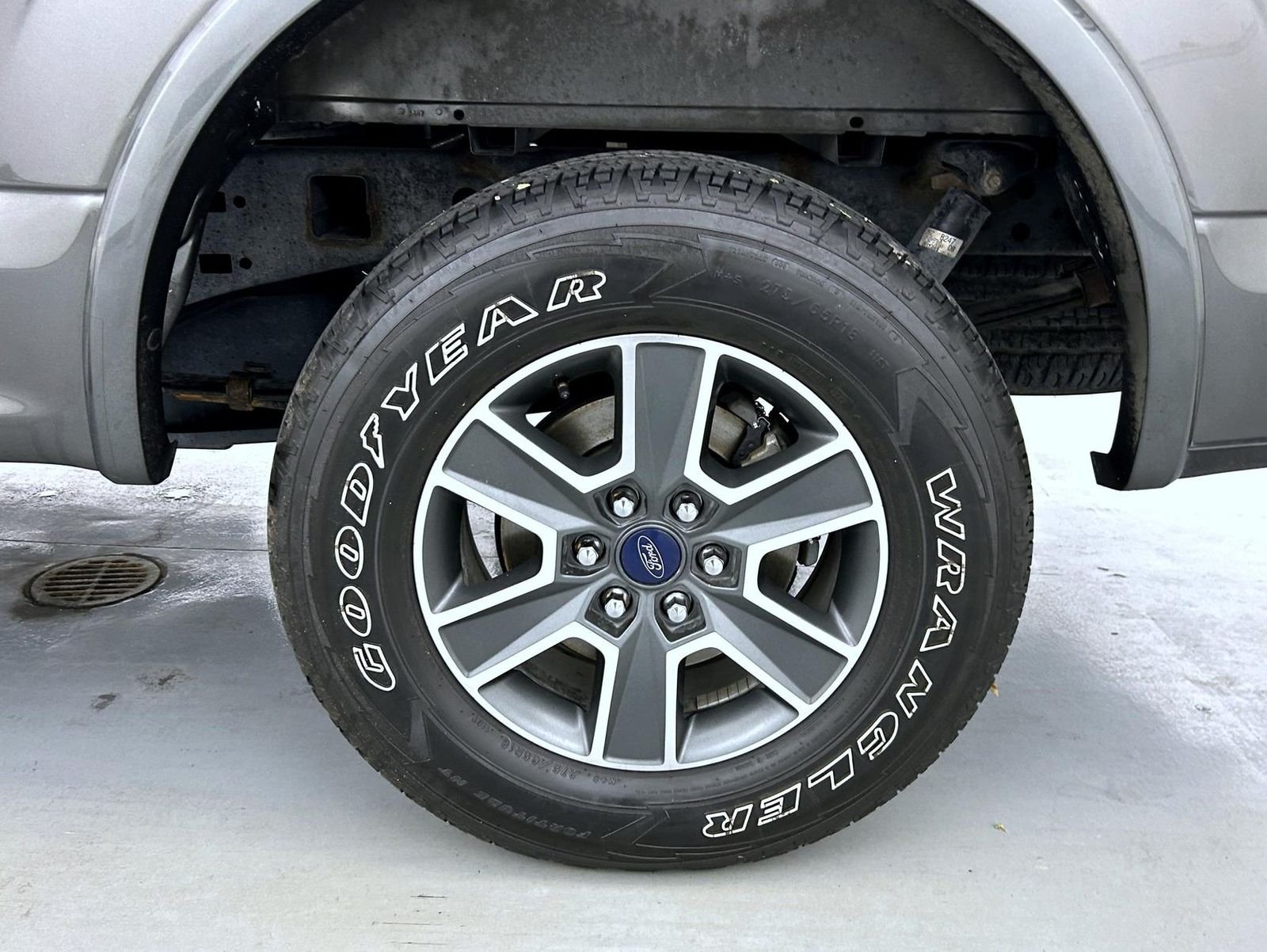 Used 2016 Gray Ford XLT image 22
