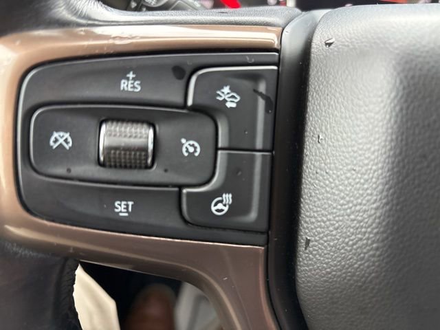 Used 2020 Iridescent Pearl Tricoat Chevrolet High Country image 28