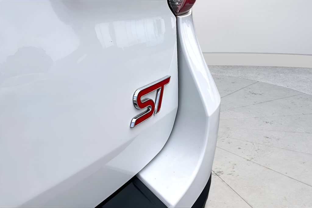 Used 2023 White Ford ST image 24