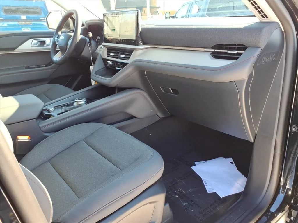 New 2026 Agate Black Metallic Ford Active image 7