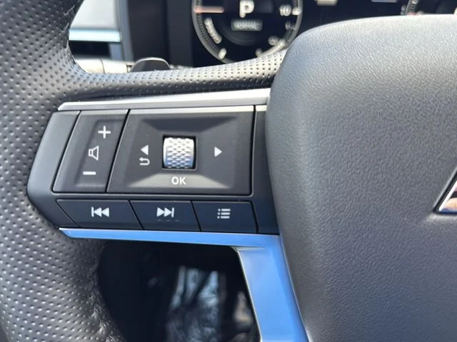 Used 2025 Red Mitsubishi SEL image 20