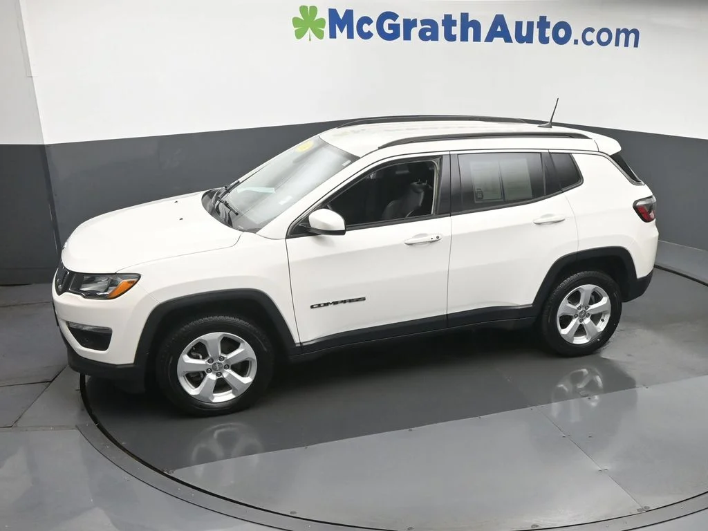 Used 2020 White Jeep Latitude image 21