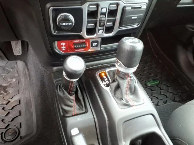 Used 2020 Black Jeep Unlimited Rubicon image 17