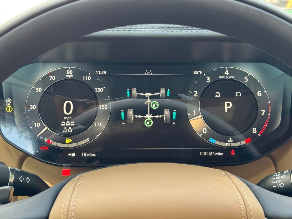 New 2026 Belgravia Green Metallic Land Rover SE image 22