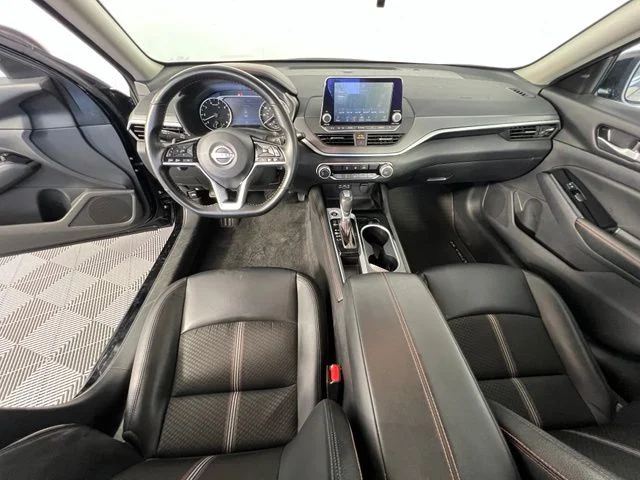 Used 2025 Black Nissan 2.5 SR image 13