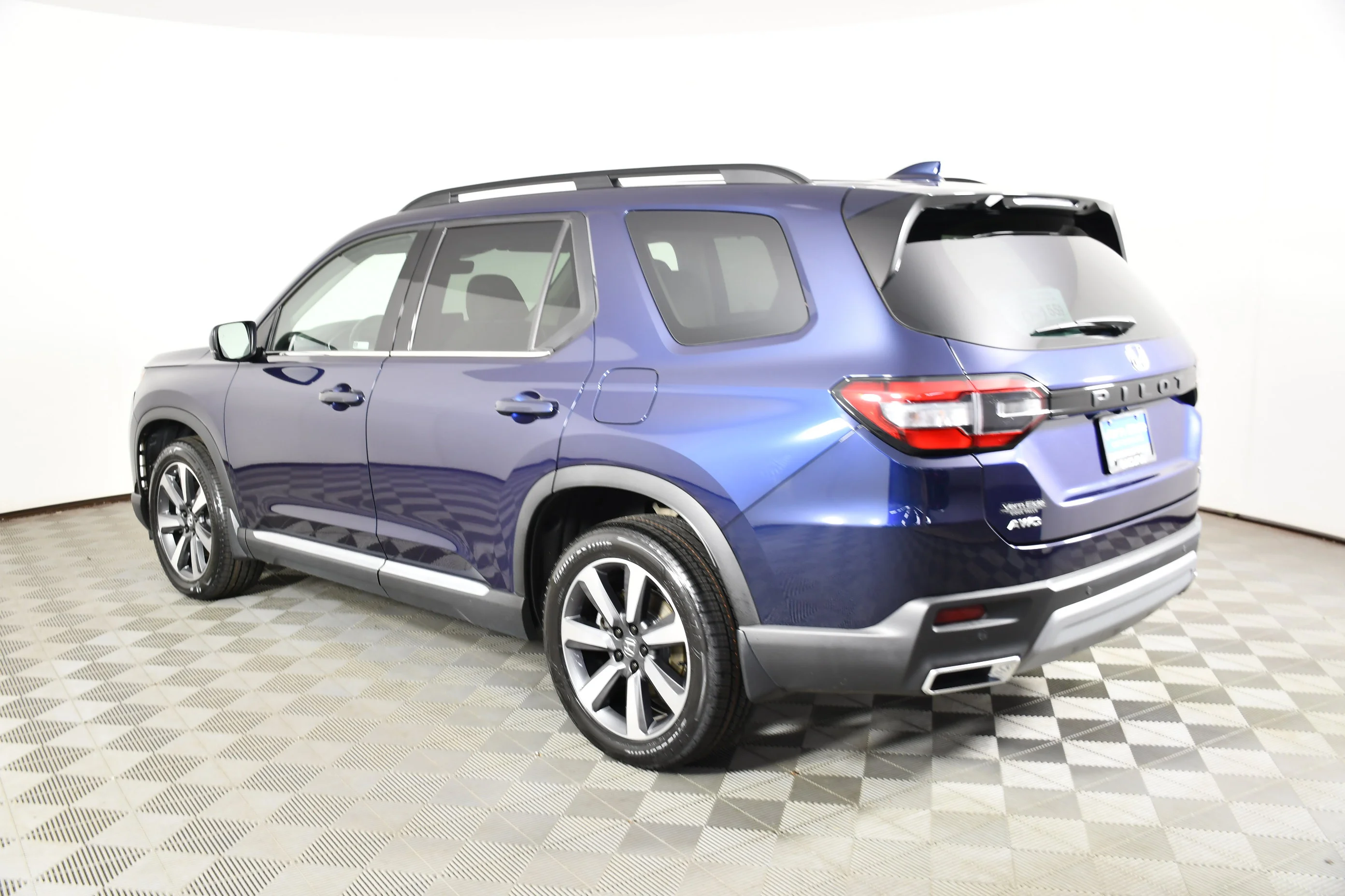 Used 2025 Obsidian Blue Pearl Honda Touring image 8