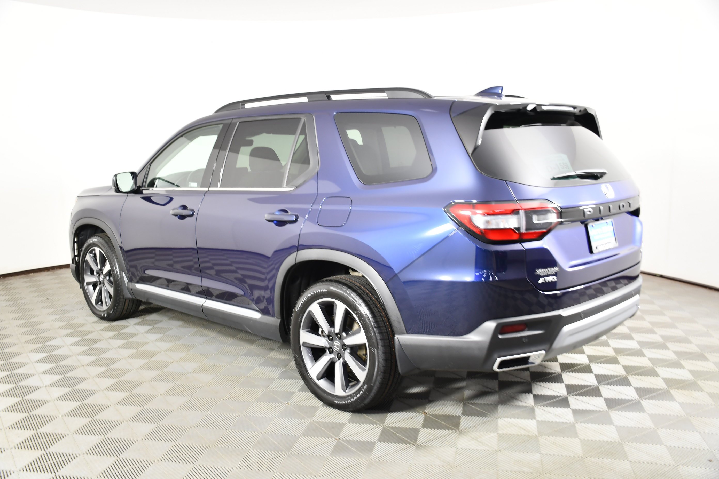Used 2025 Obsidian Blue Pearl Honda Touring image 8