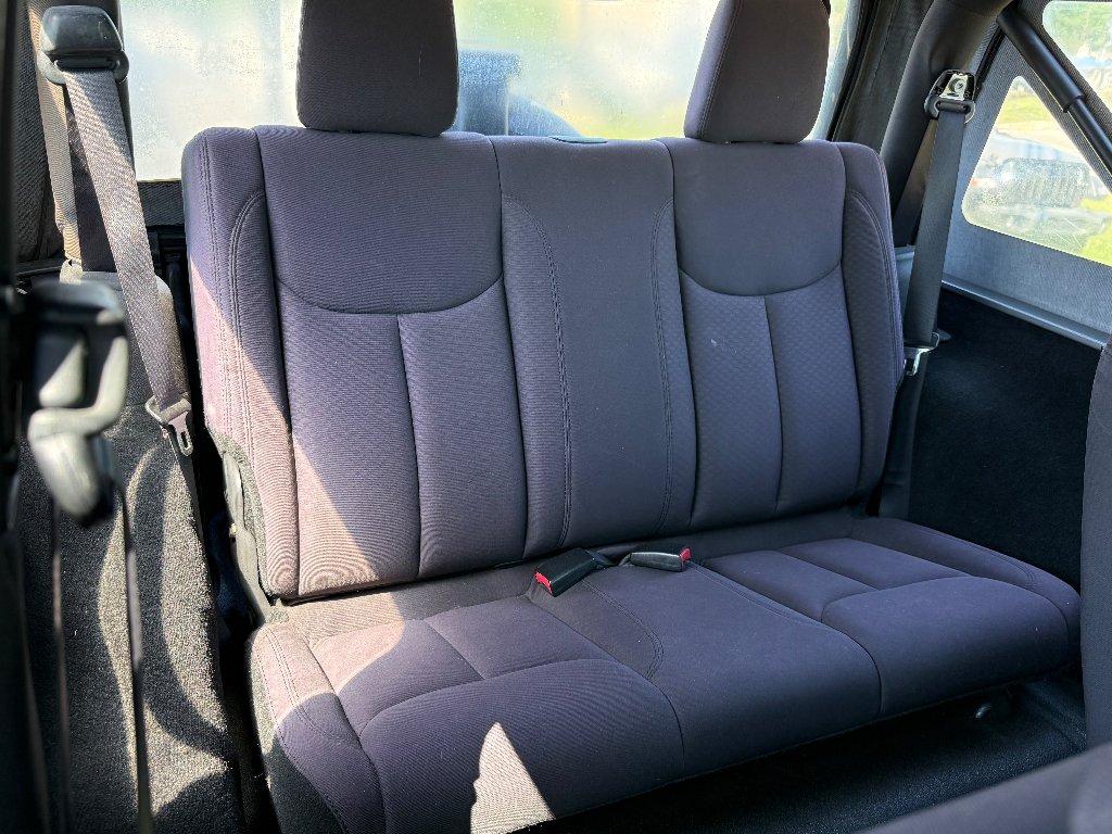 Used 2014 Billet Metallic Clearcoat Jeep Sport image 17