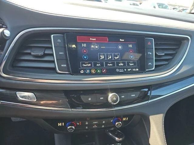 Used 2023  Buick Essence image 27