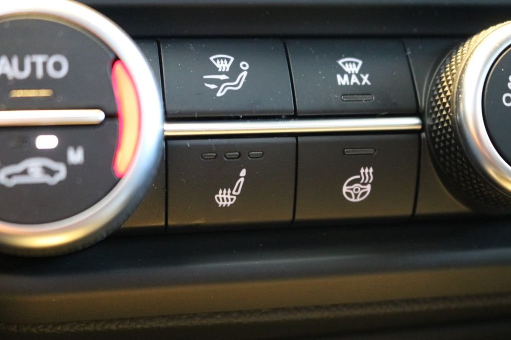 2025 Alfa Romeo Giulia Base - Photo 40