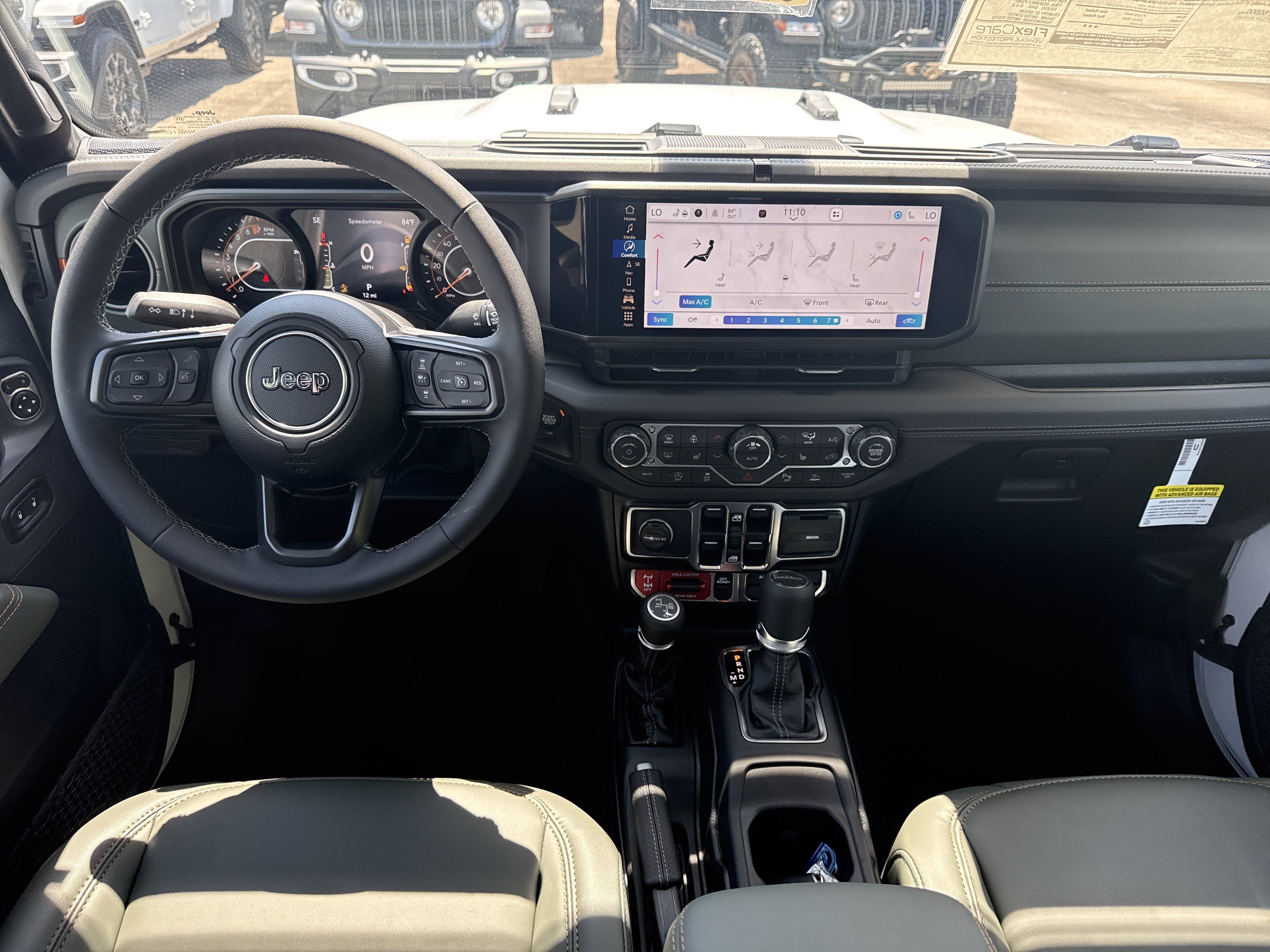 New 2026 Bright White Clear-Coat Exterior Paint Jeep Mojave X image 22