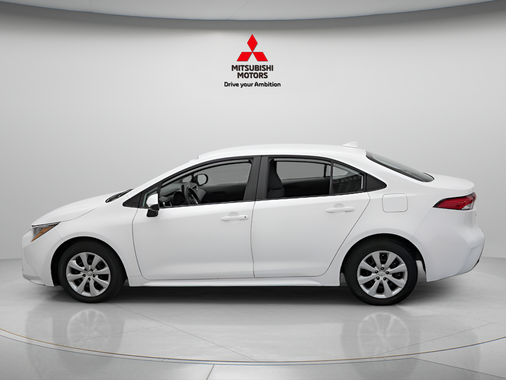 Used 2024 Ice Toyota LE image 10