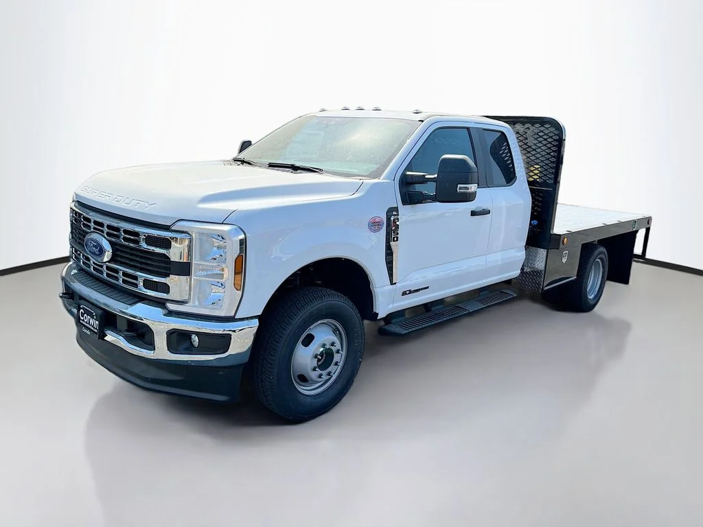 New 2025 Oxford White Ford XL image 5
