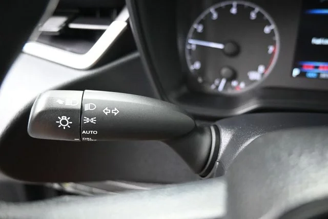 2025 Toyota Corolla LE - Photo 22