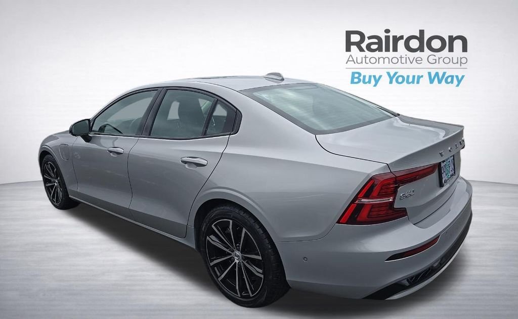 Used 2023  Volvo T8 Plus Dark Theme image 6