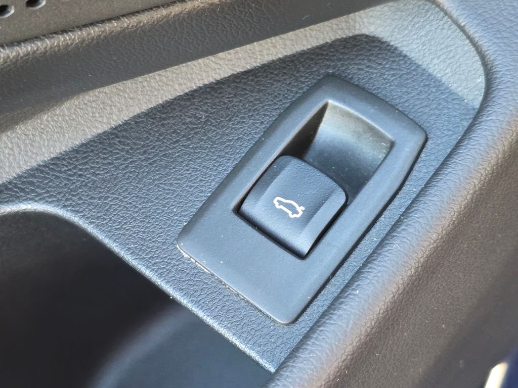2023 BMW 3 Series 330i - Photo 23