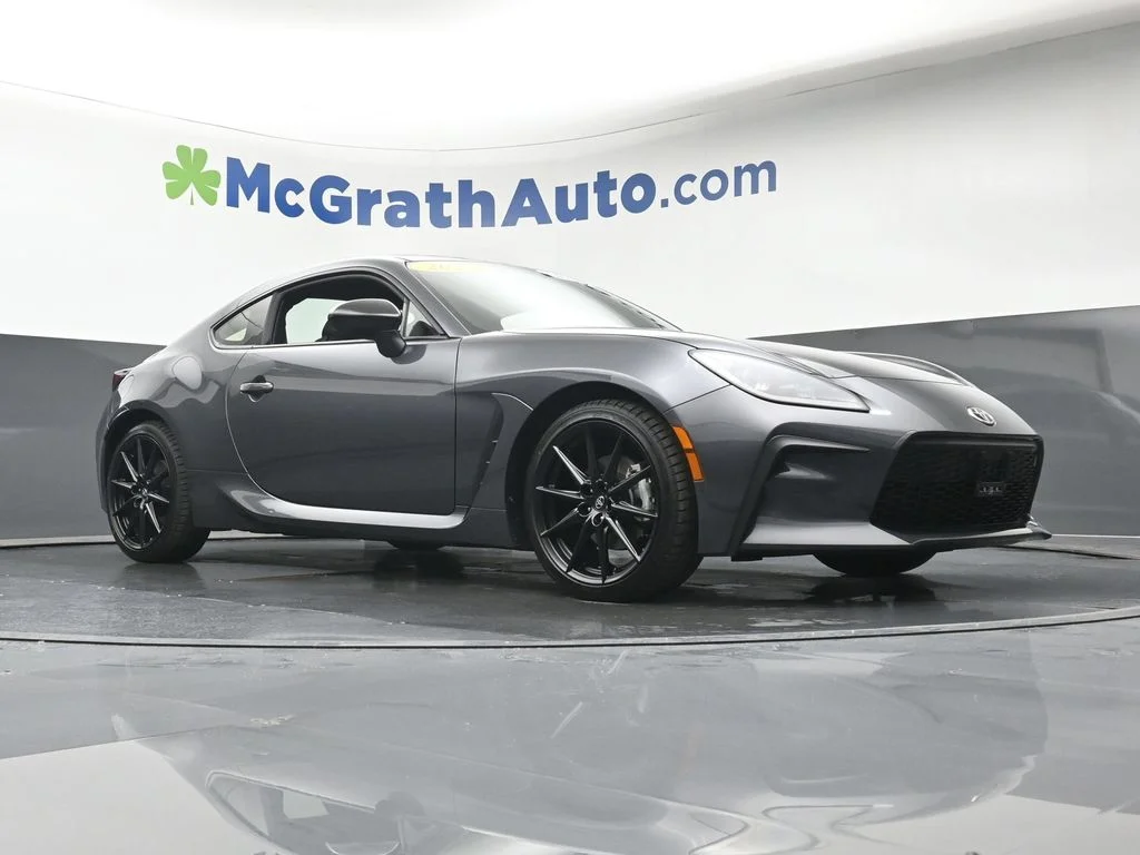 Used 2025  Toyota Premium image 23