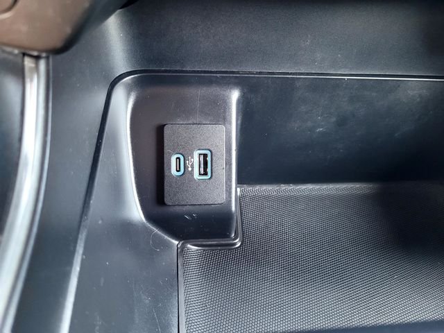 Used 2022 White Ford Tremor image 18