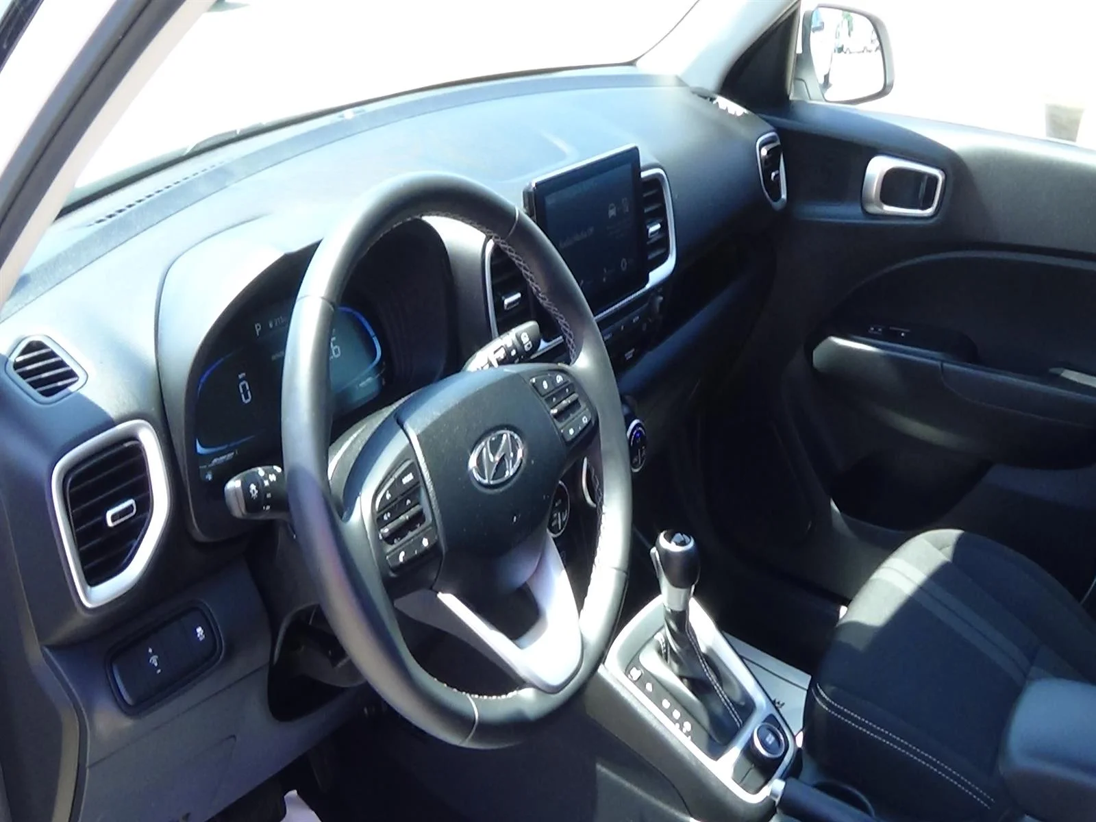 Used 2025 Lunar White (saw) Hyundai SEL image 15