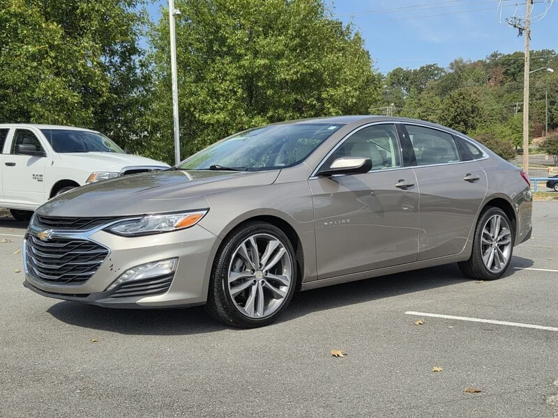 Used 2024 Mineral Gray Metallic CHEVROLET LT image 1