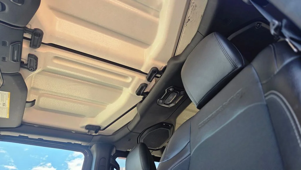 Used 2023 Green Jeep Sport S image 14