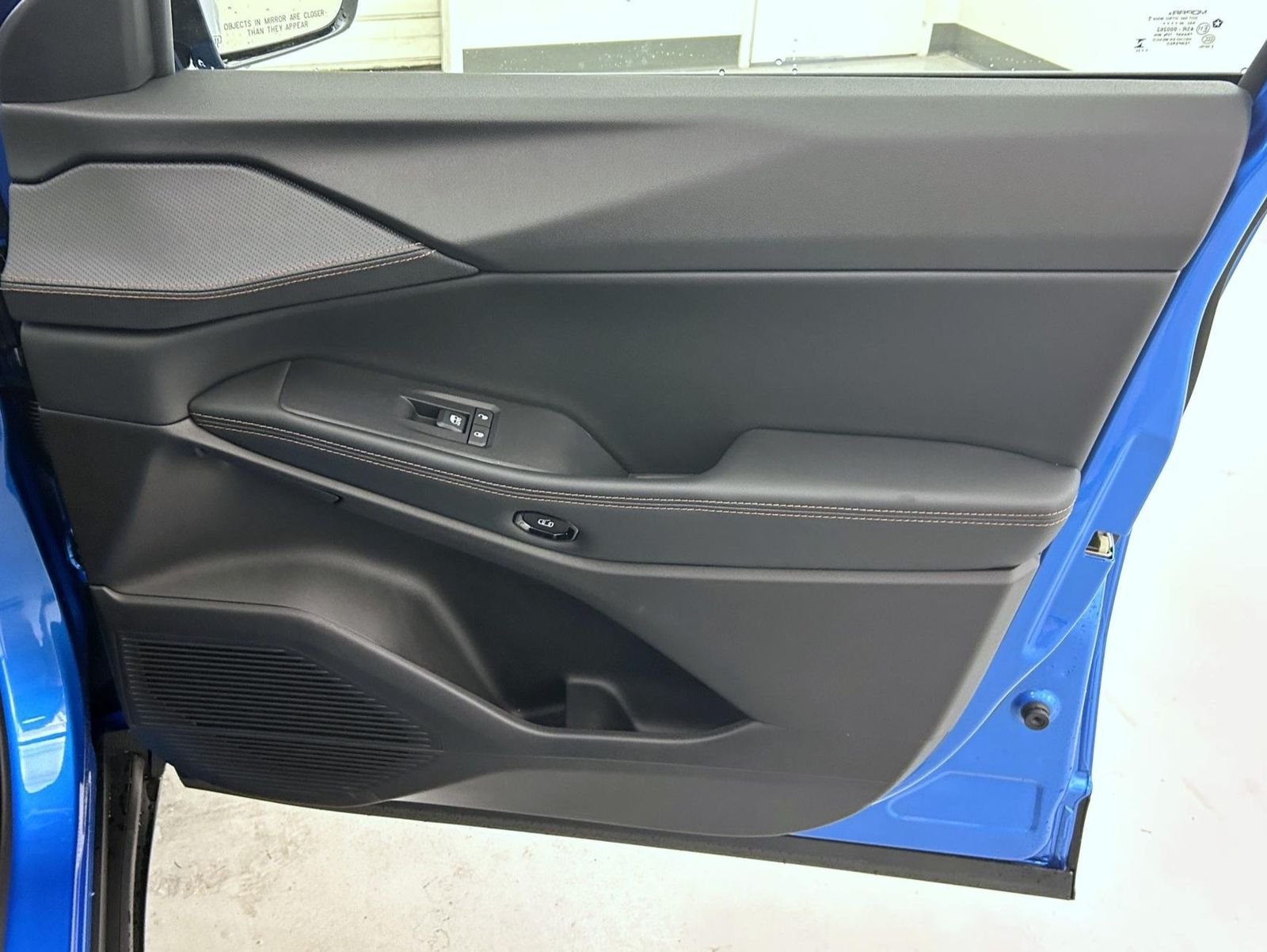 New 2026 Hydro Blue Pearl-Coat Exterior Paint Jeep Limited image 16
