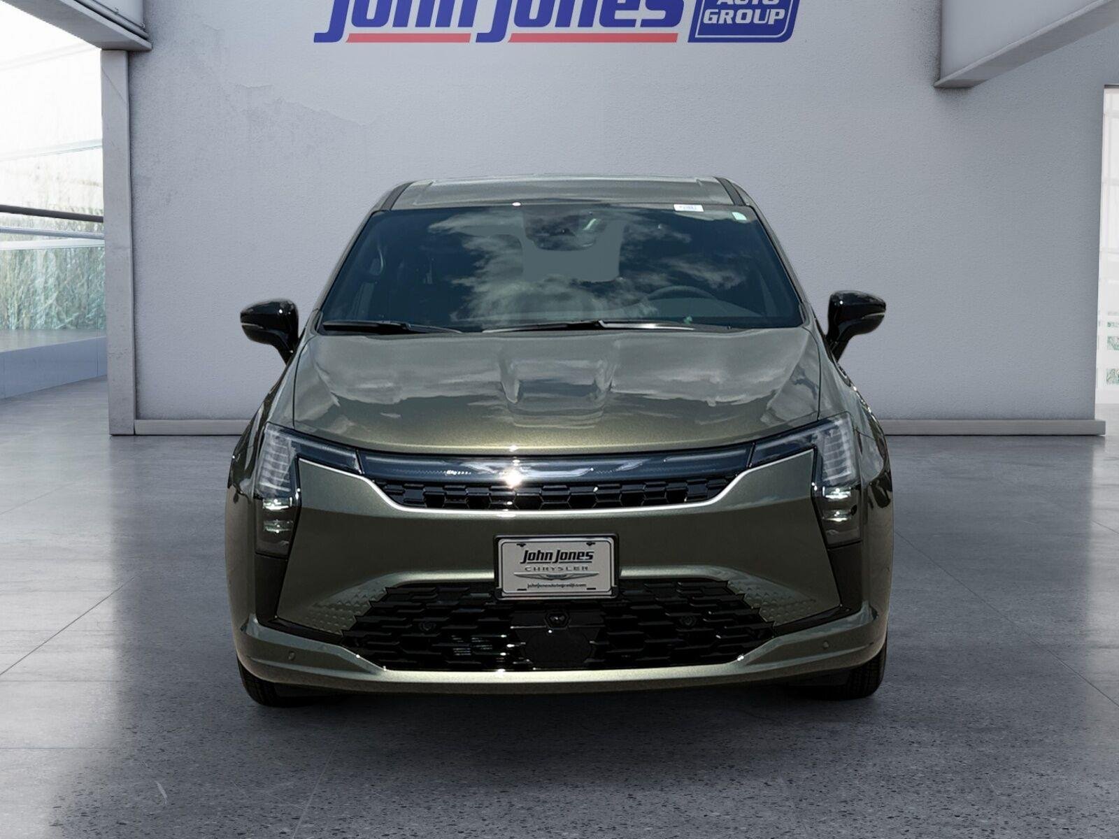 New 2027 Olive Green Pearl-Coat Exterior Paint Chrysler Select image 15