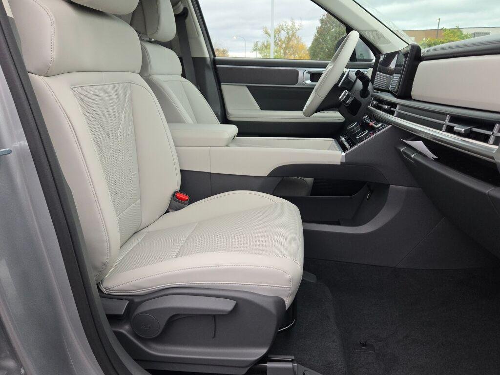 New 2026 Silver Hyundai SEL image 6