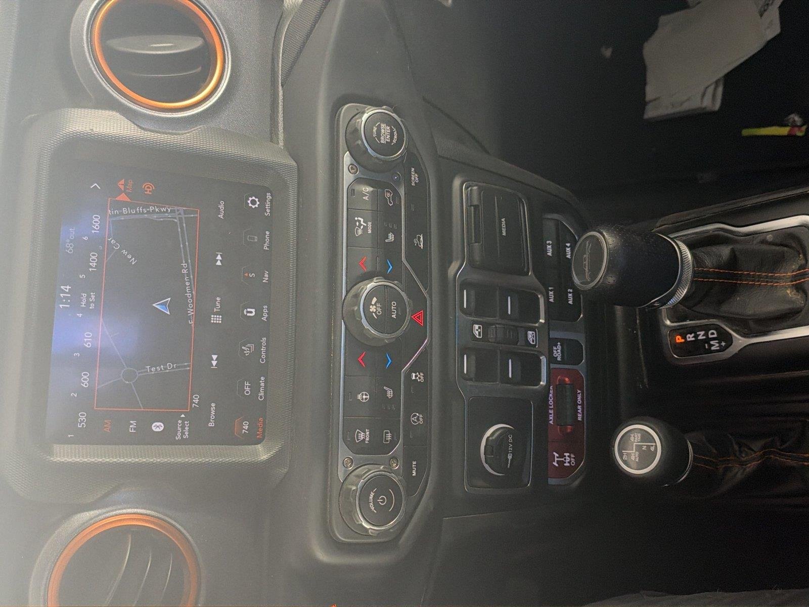 Used 2022 Granite Crystal Metallic Clearcoat Jeep Mojave image 16