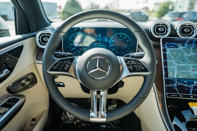 New 2026 Polar White Mercedes-Benz GLC 300 image 29