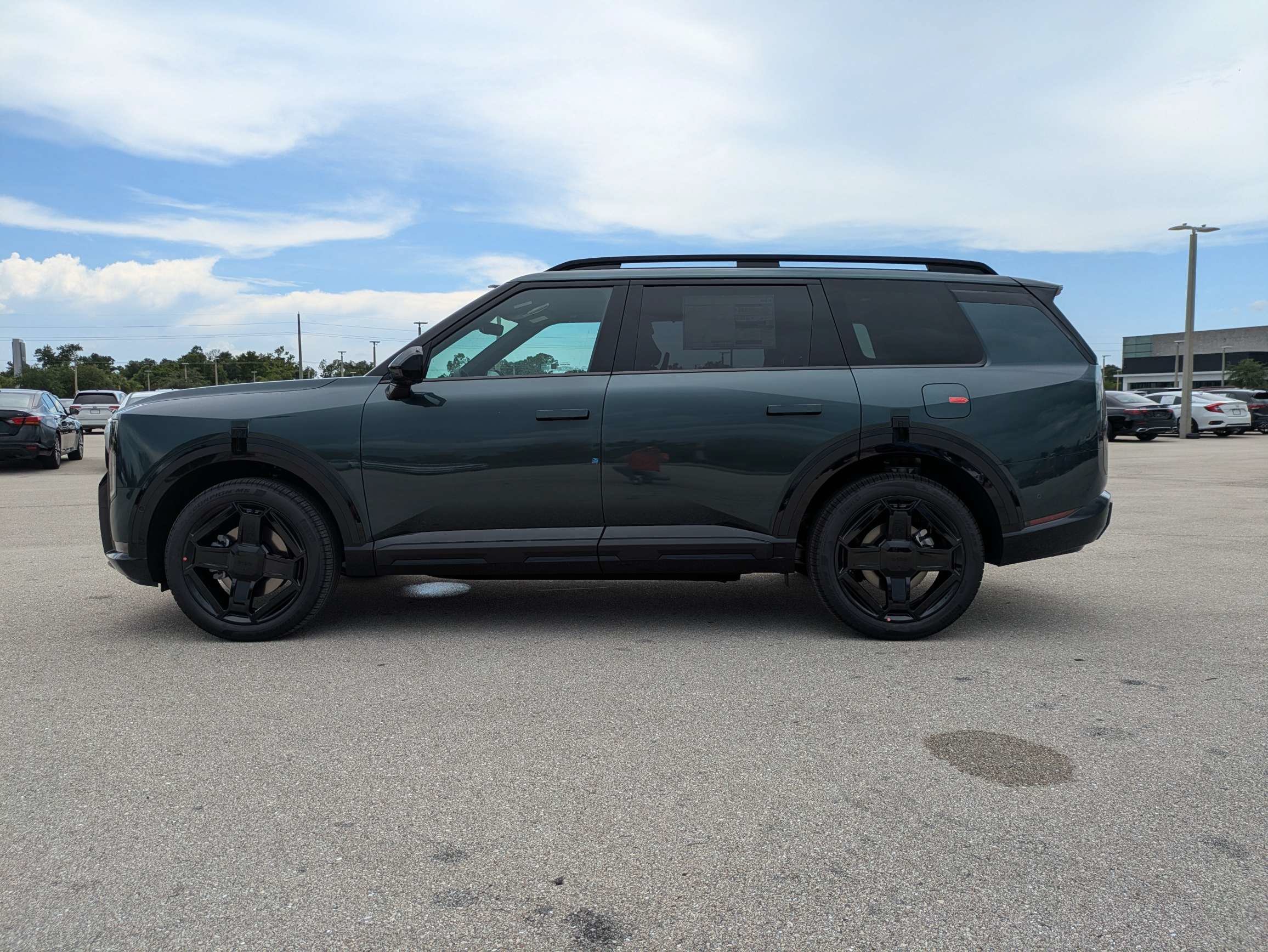 New 2027 Black Jade Green Kia X-Line SX image 8