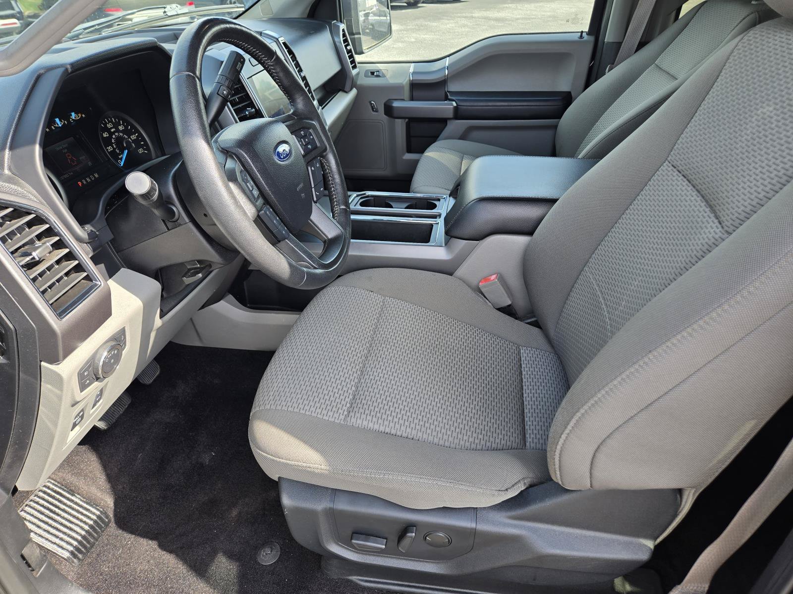 Used 2020 Black Ford XLT image 16