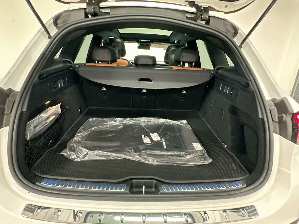 Certified Used 2026 Brown Mercedes-Benz GLC 300 image 27