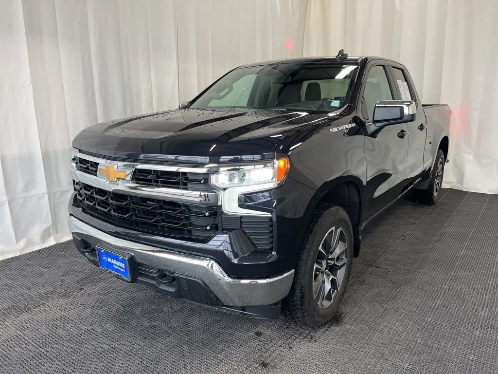 Used 2022 Gray Chevrolet LT image 25