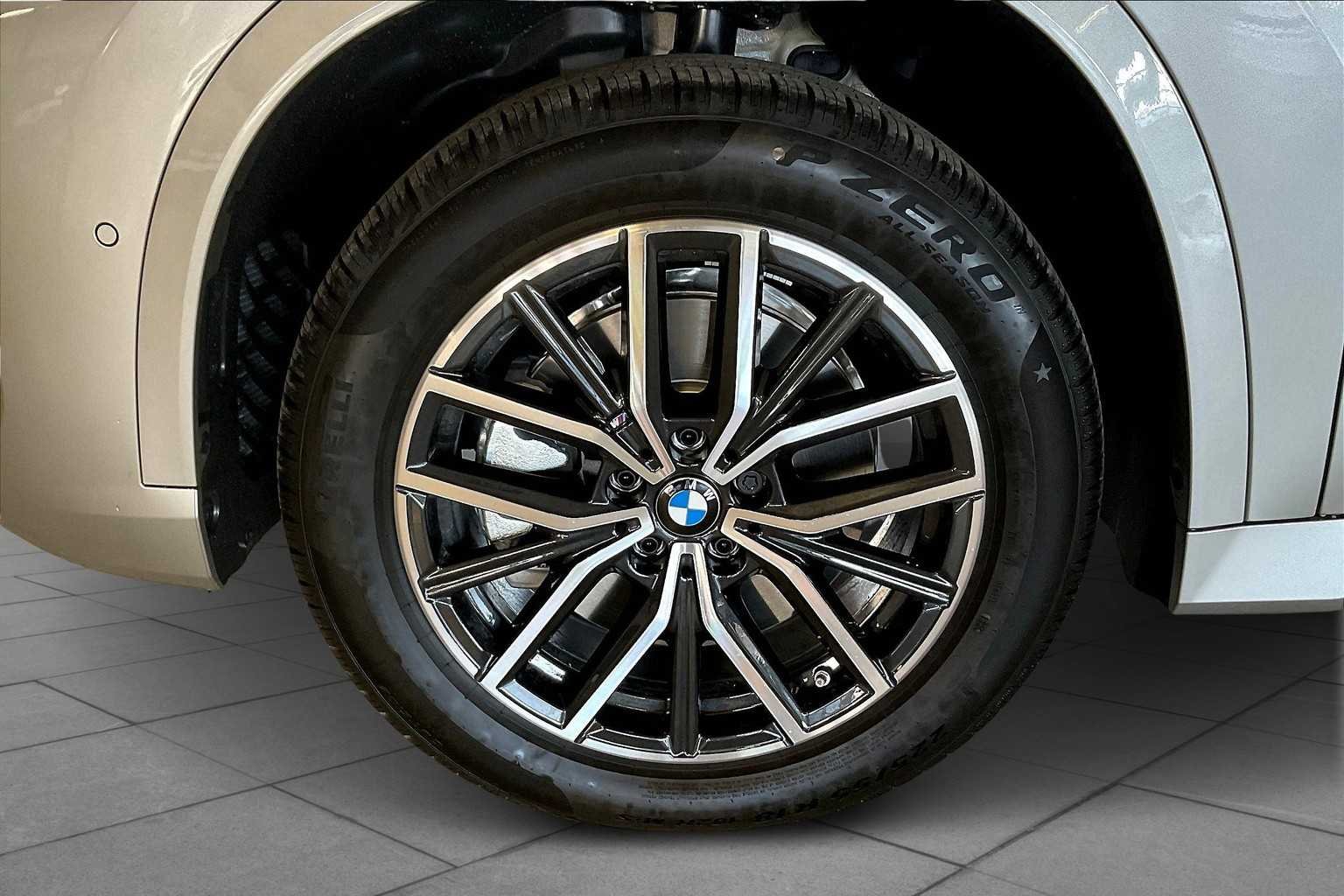 Used 2026 Space Silver Metallic BMW xDrive28i image 11